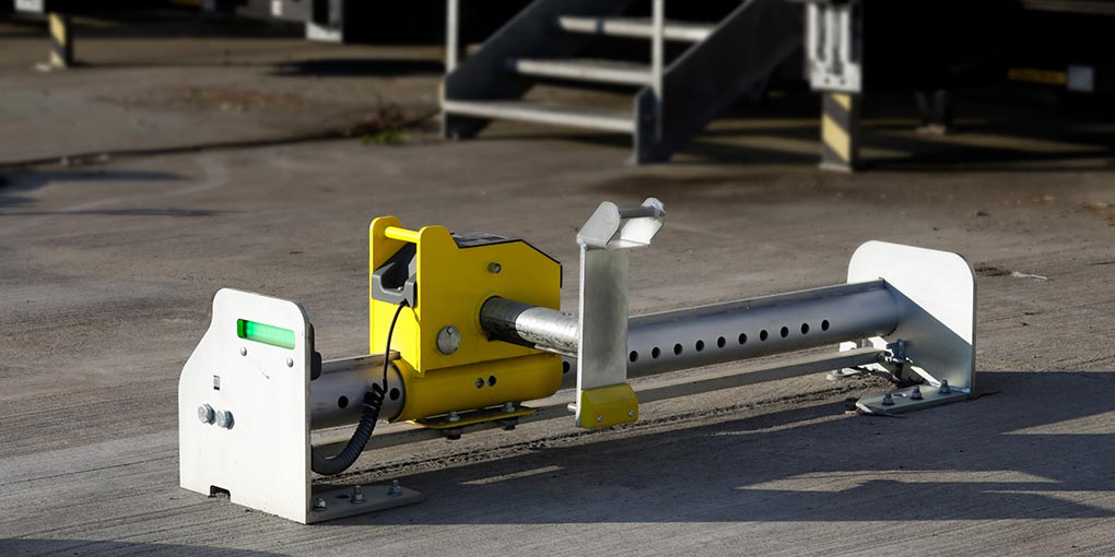 Le risque de rupture de la chaîne du froid nécessite une parfaite immobilisation des camions Un risque de rupture de la chaîne du froid en cas d'accident à un quai de chargement conduit à immobiliser de façon certaine les camions à quai.