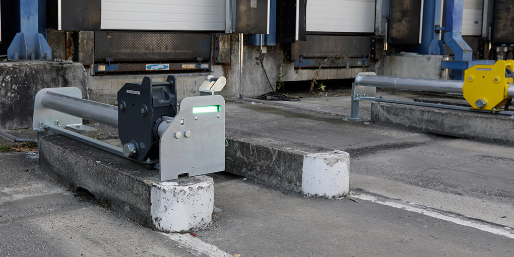 Concrete wheel guides can be safely upgraded using wheel chocks that securely immobilise the truck at the dock